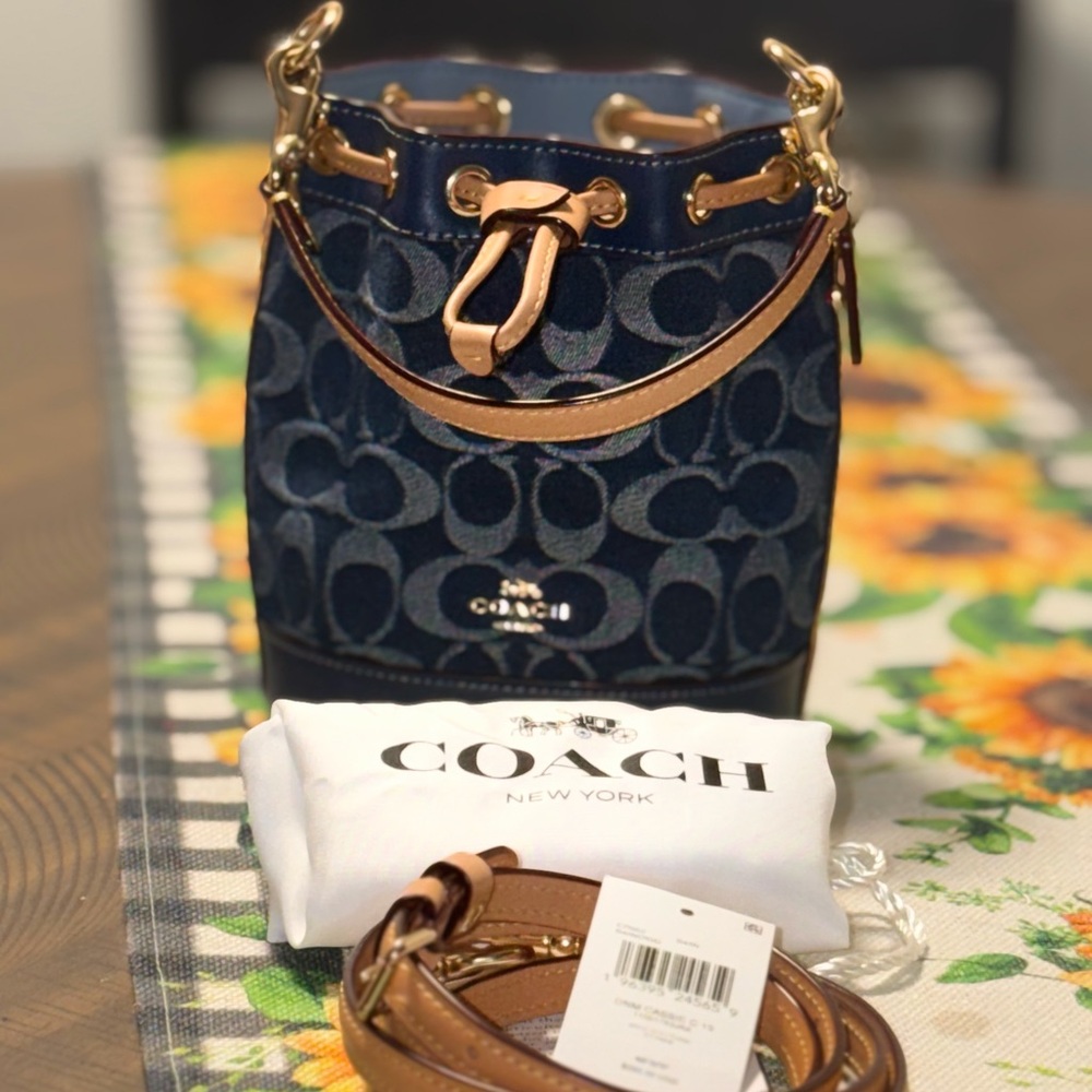 Mini Bucket Bag In Signature Denim 
COACH OUTLET EXCELLENT CONDITION